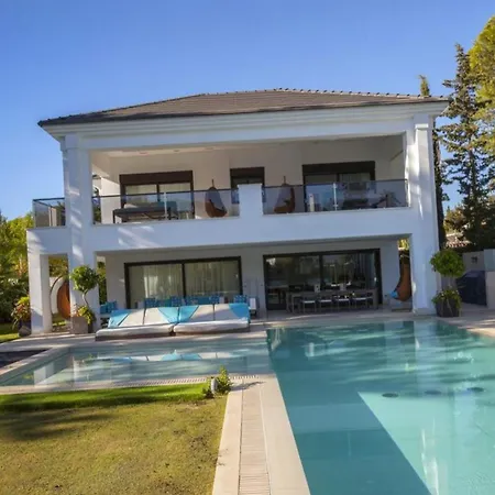 Beautiful With Pool 10 Pp בית נופש *