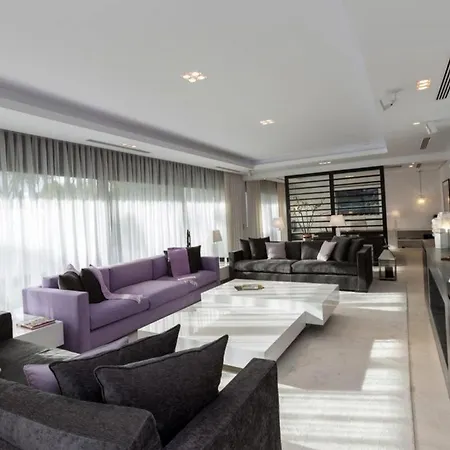 בית נופש Beautiful With Pool 10 Pp